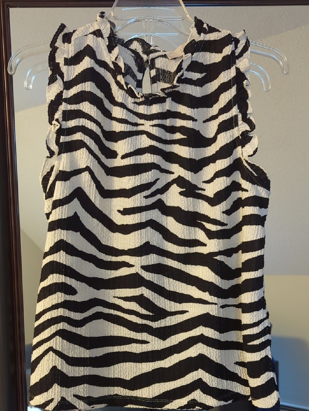 Loft NWT Sleeveless  Zebra Print Ruffled Neck Top - Cream And Black Size L